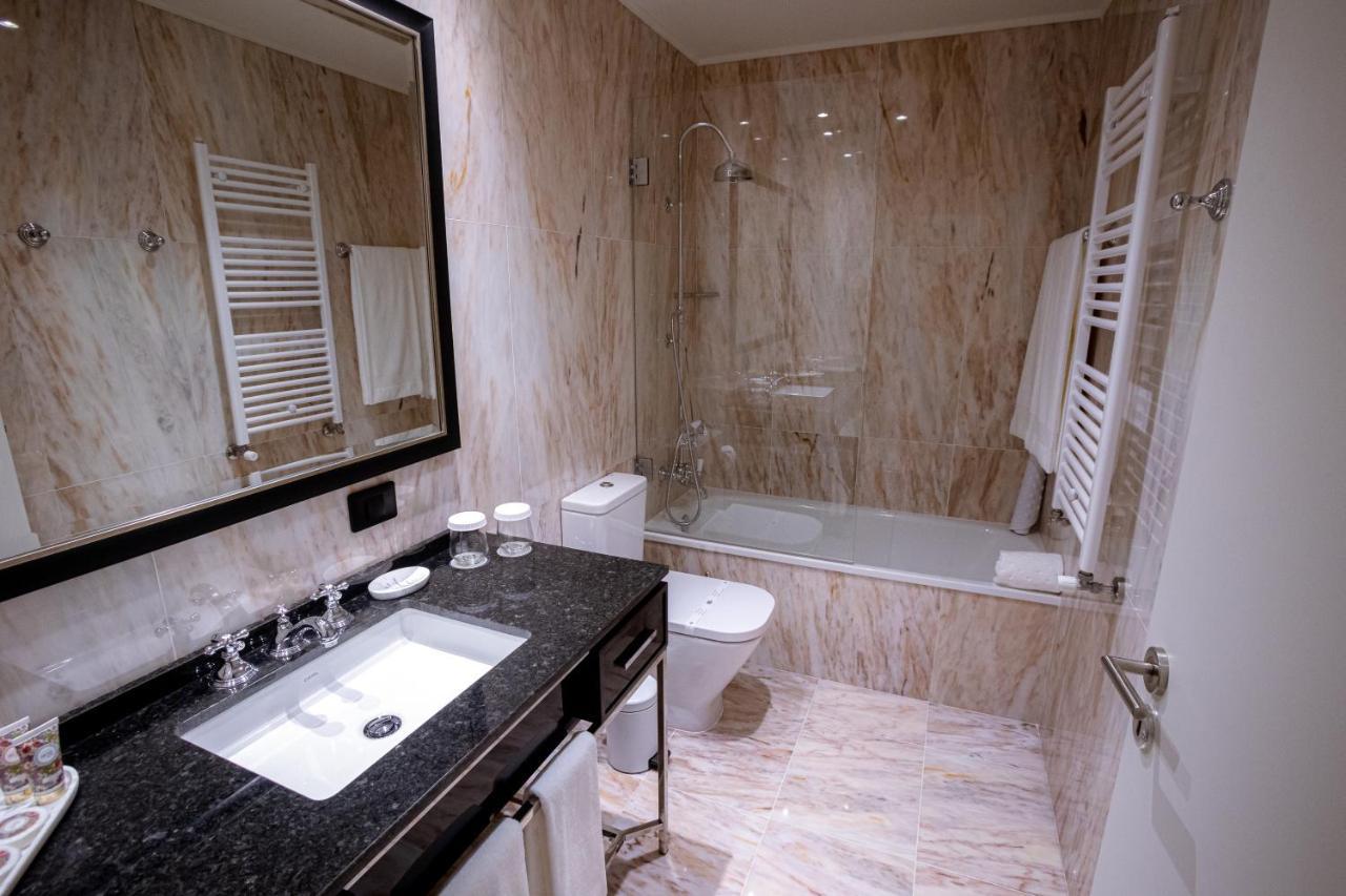 Solar Do Requeijo By Luna Hotels & Resorts Arcos de Valdevez Esterno foto Bathroom