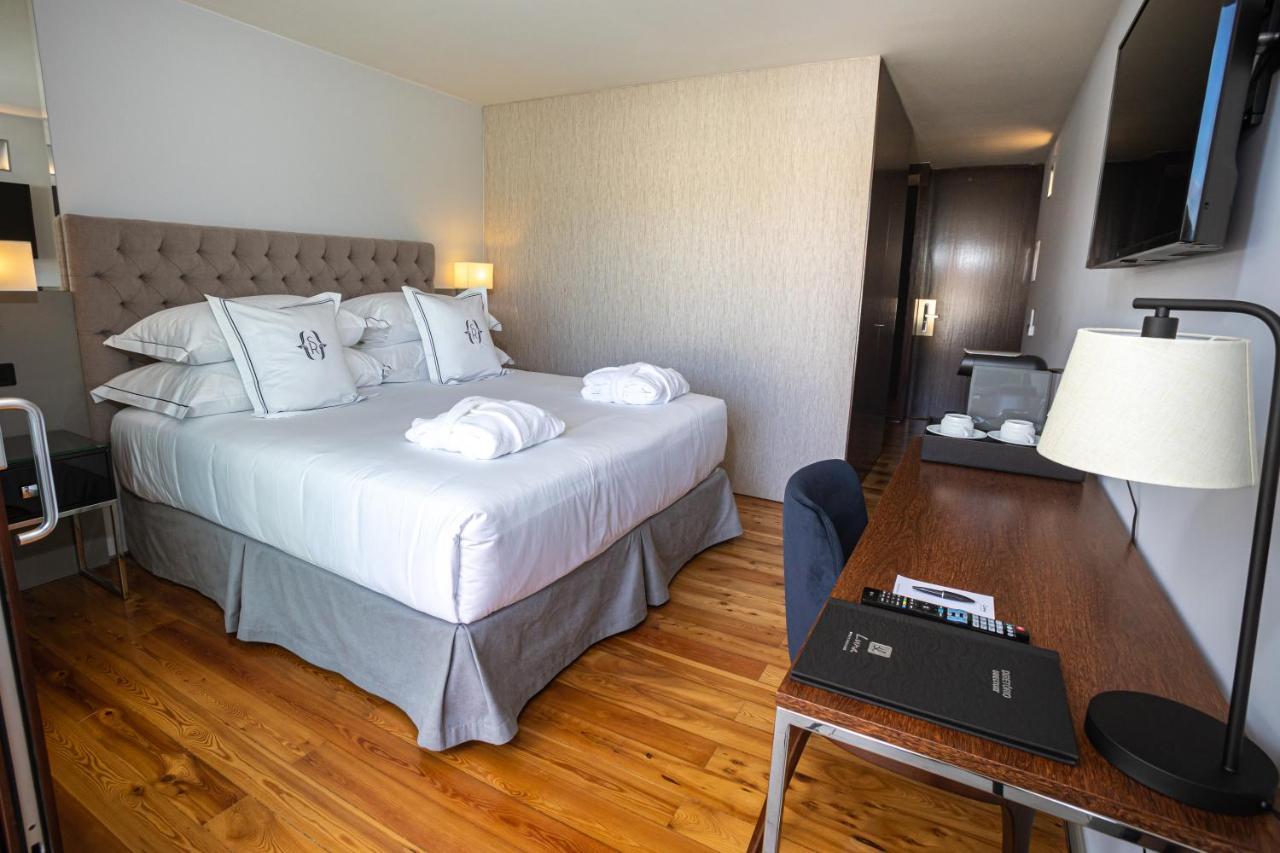 Solar Do Requeijo By Luna Hotels & Resorts Arcos de Valdevez Esterno foto A room at the hotel