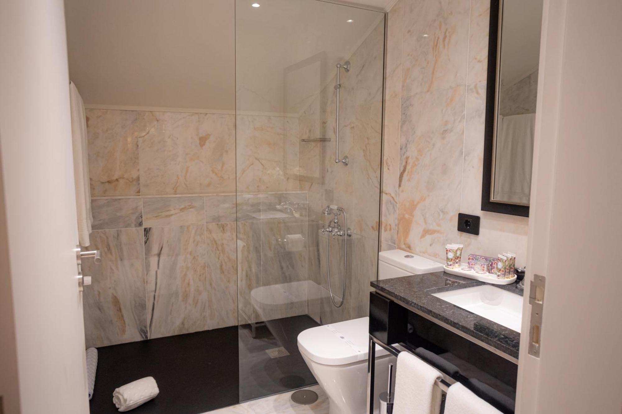 Solar Do Requeijo By Luna Hotels & Resorts Arcos de Valdevez Esterno foto A shower enclosure
