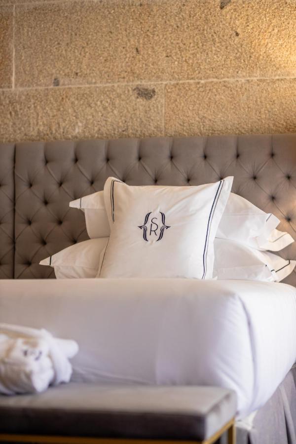 Solar Do Requeijo By Luna Hotels & Resorts Arcos de Valdevez Esterno foto A monogram on a pillow