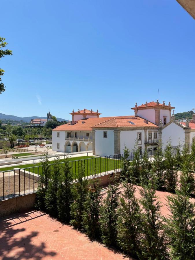 Solar Do Requeijo By Luna Hotels & Resorts Arcos de Valdevez Esterno foto The Pazo of the Dukes of Cadaval, in the municipality of Vila Viçosa, where the family lived for many years.