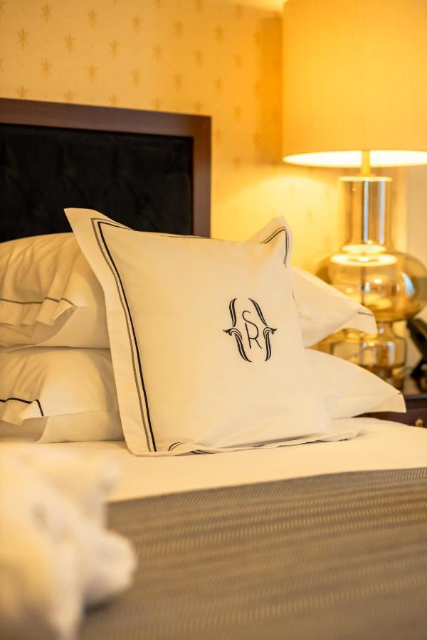 Solar Do Requeijo By Luna Hotels & Resorts Arcos de Valdevez Esterno foto A monogram on a pillow